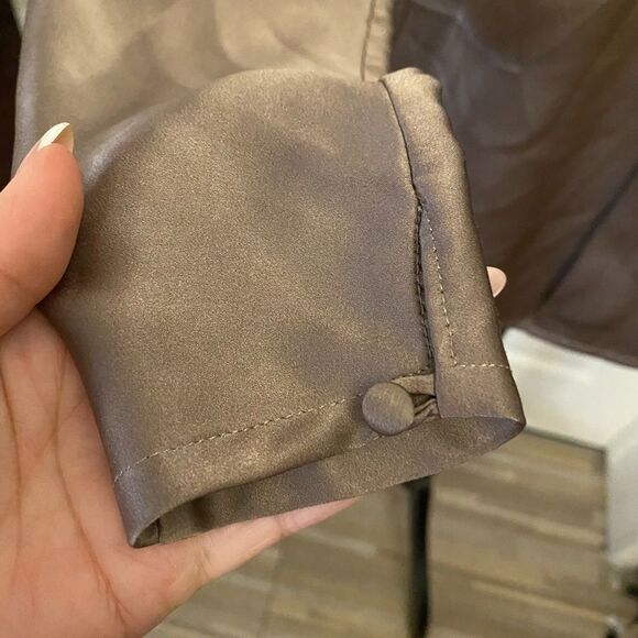 Simorra Barcelona mock neck satin blouse ( with brooch), size 40(M) - Picture 9 of 10